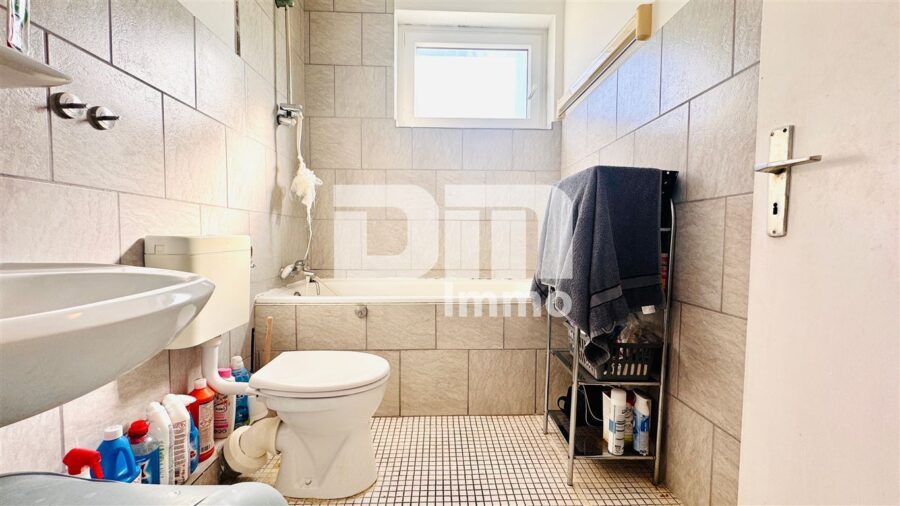 Wohnungspaket 3 Zimmer + Apartment mit Balkon, Panoramablick in Traumlage - WE1 Bad / Wanne